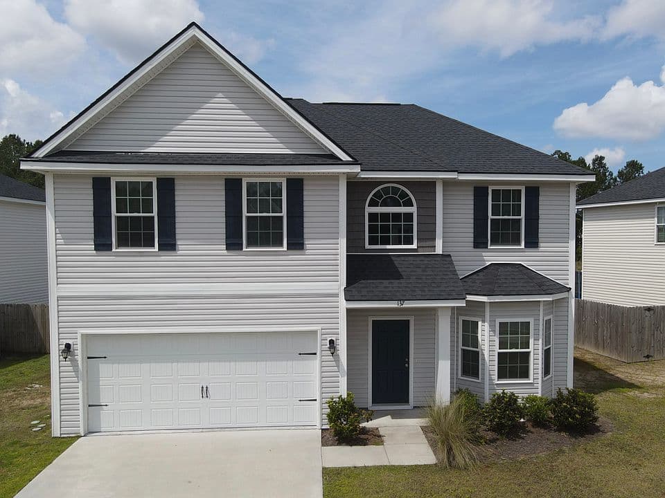 4 Bedroom Home for Rent Near Fort Stewart – Open Floor Plan, No Rear Neighbors, 6 Minutes to Base